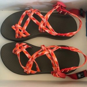 Chacos zx2  classics peach size 6